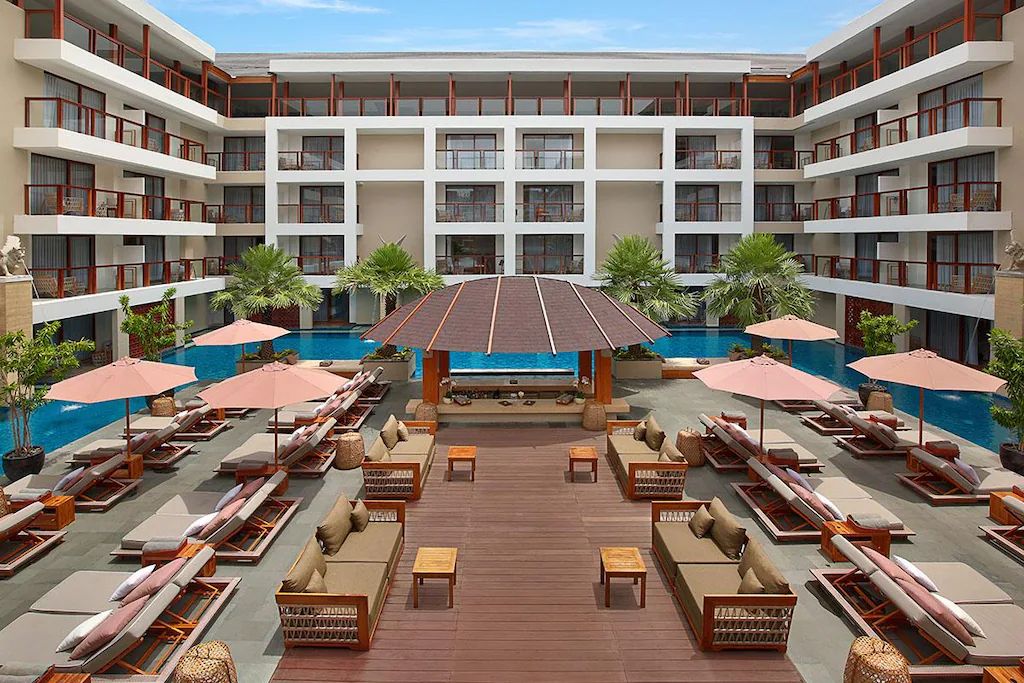 The Bandha Hotel & Suites фото 2