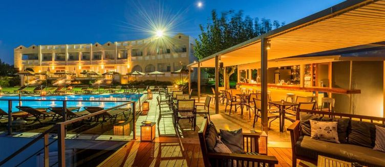 Фото отеля Niforeika Beach Hotel & Bungalows