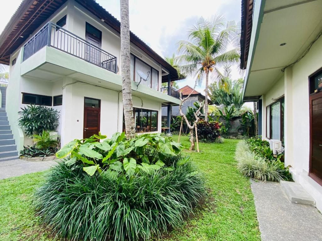 Putri Ayu Cottages фото 1