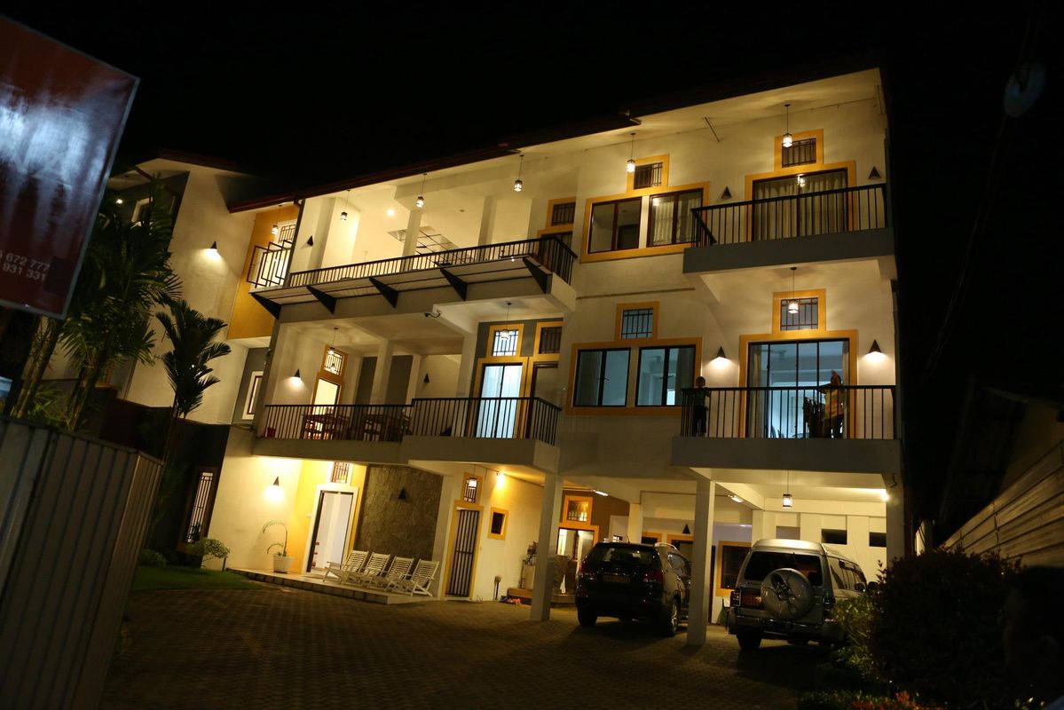 Yoho Hotel Apna фото 22