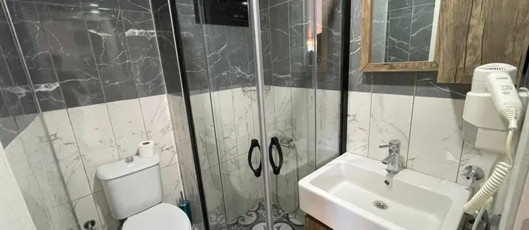 Фото отеля Seven City Hotel