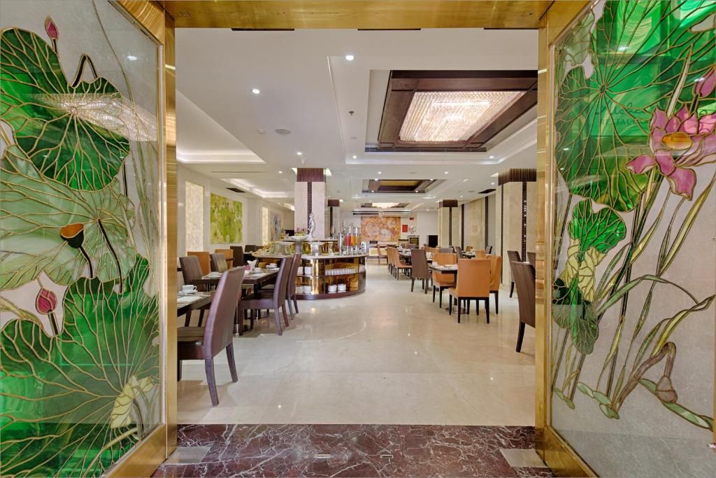 Holiday Beach Danang Hotel & Spa фото 54