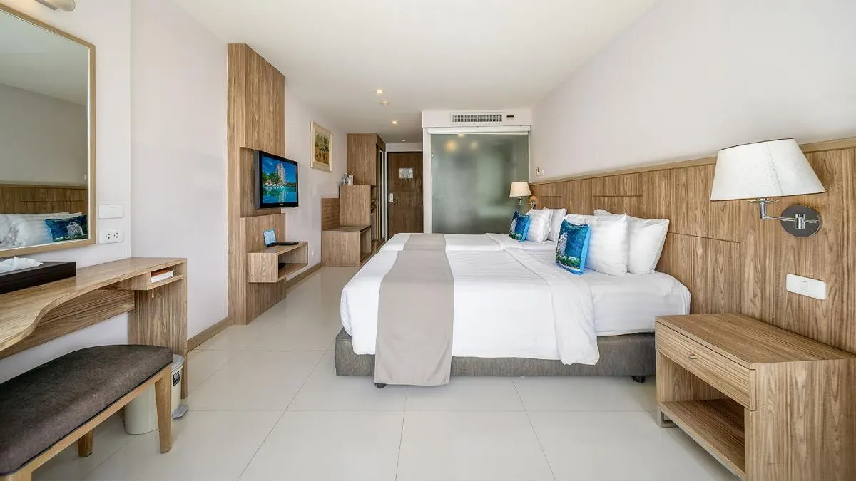 Andaman Beach Suites Hotel фото 25