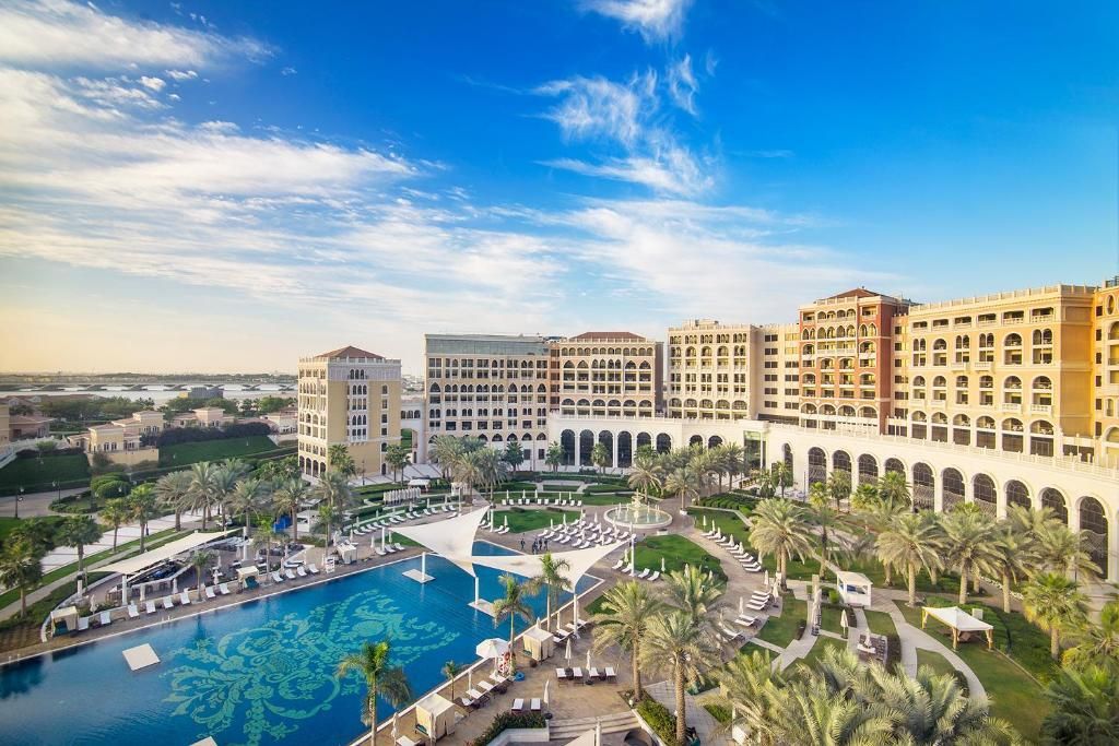 The Ritz-Carlton Abu Dhabi, Grand Canal фото 0