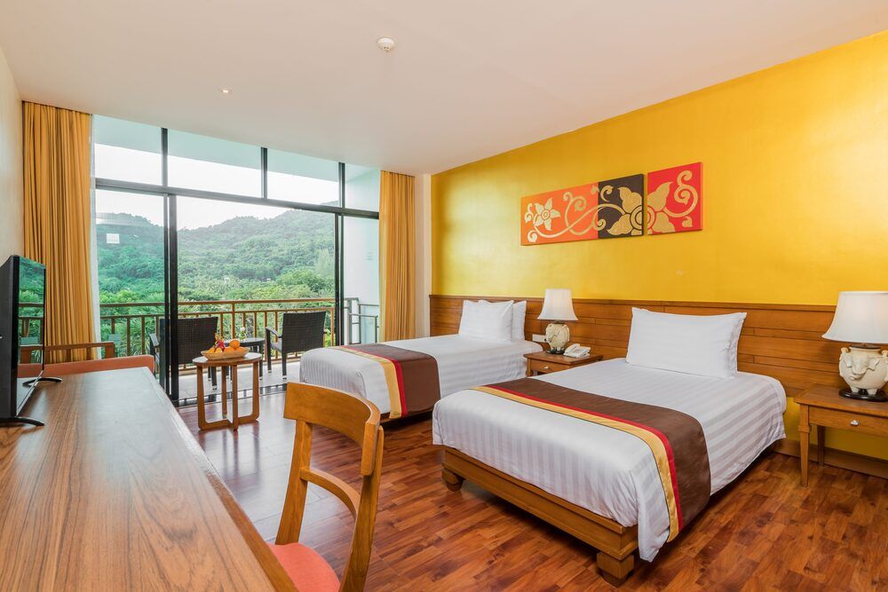 Naithonburi Beach Resort фото 178