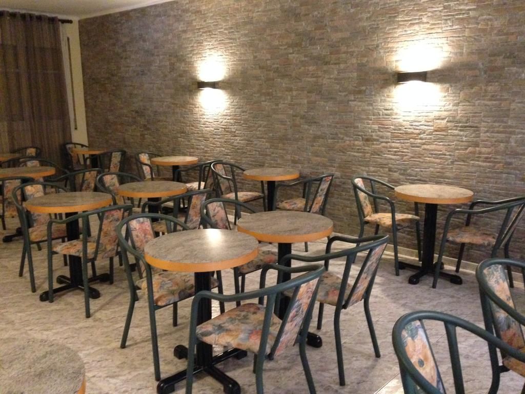 Хостел «Hostal Bonavista» фото 4