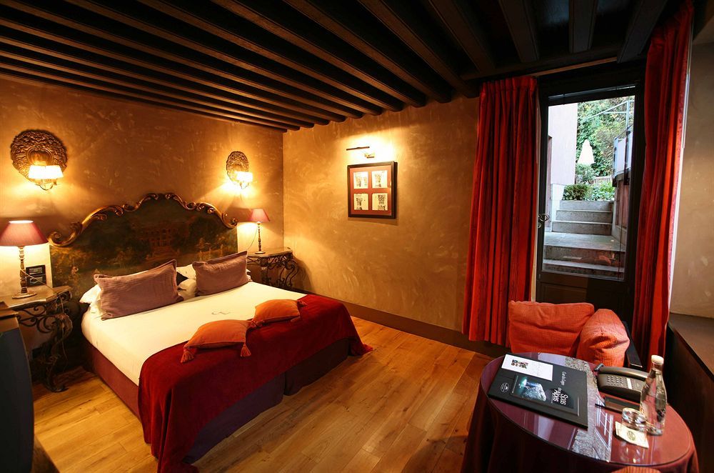 Hotel Cour Des Loges фото 49