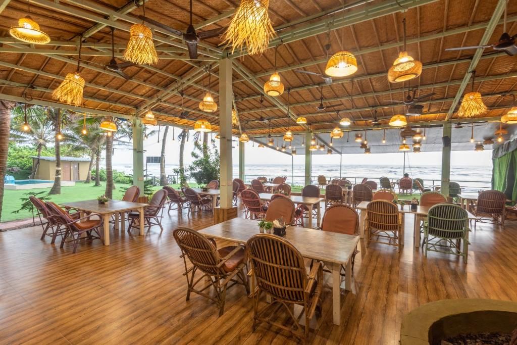 Amadi Beach Front Resort фото 41