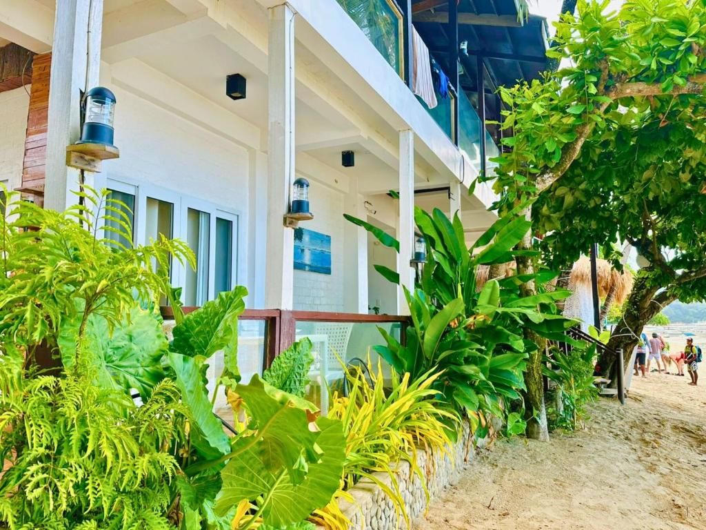 Suites by Eco Hotel El Nido фото 48
