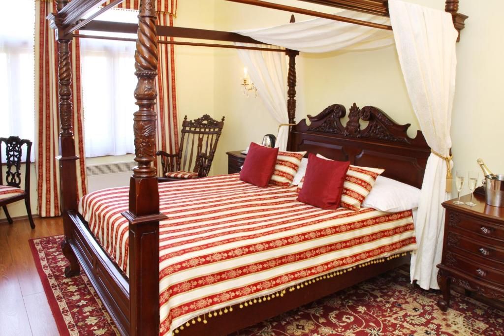 King Charles Boutique Residence фото 0