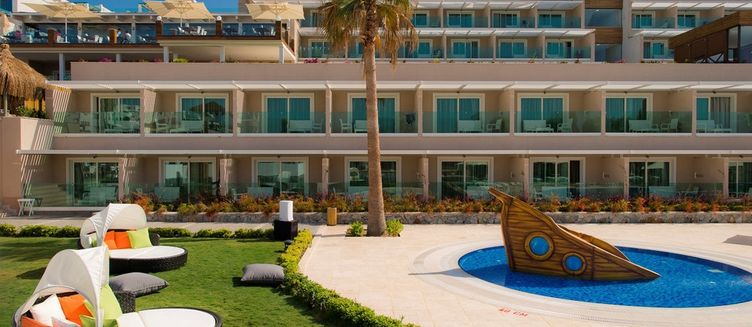 Фото отеля Bellazure Hotel