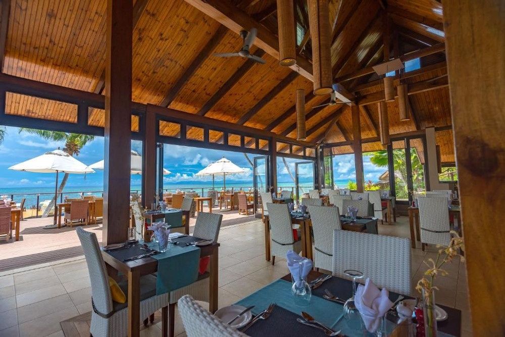 Coco De Mer & Black Parrot Suites фото 65