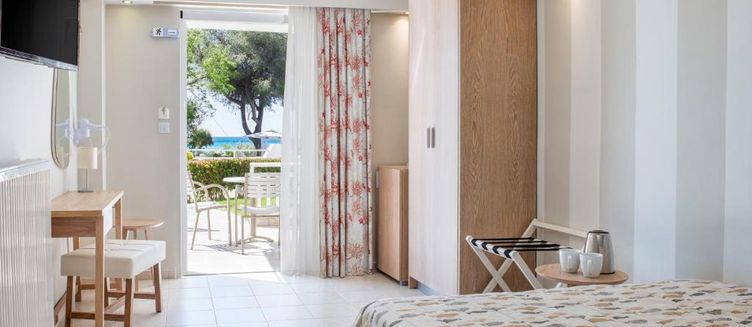 Фото отеля Georgalas Sun Beach Hotel