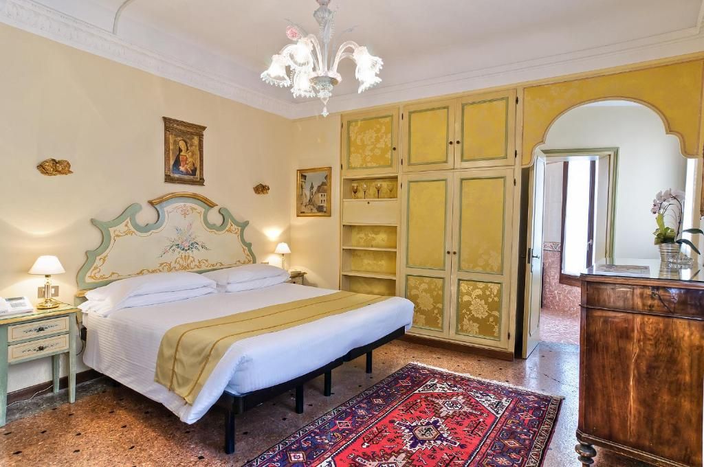 Hotel La Fenice et Des Artistes фото 20