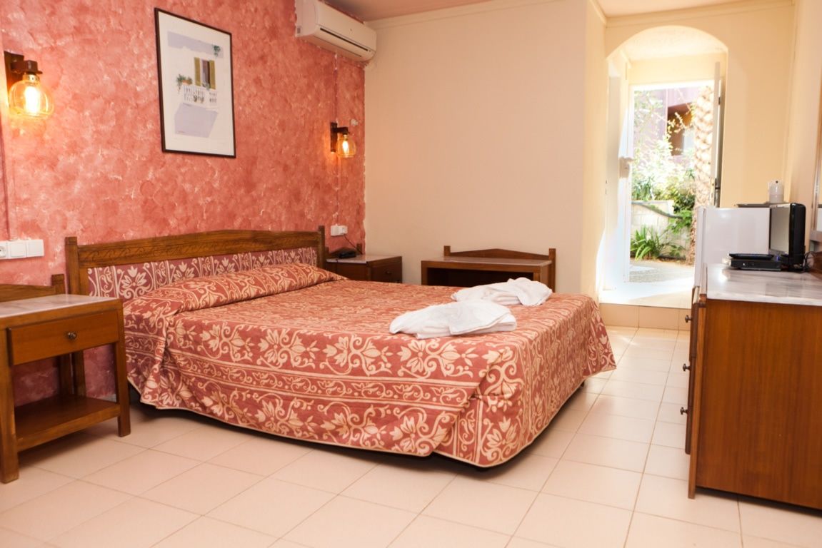 Happy Days Hotel Georgioupolis фото 29