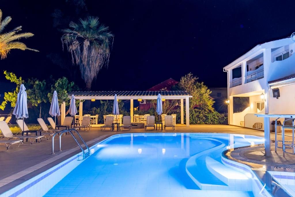 Roussos Studios фото 28