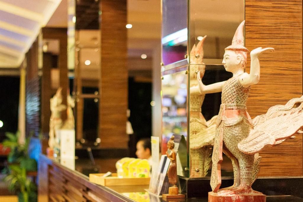 All Seasons Naiharn Phuket фото 42