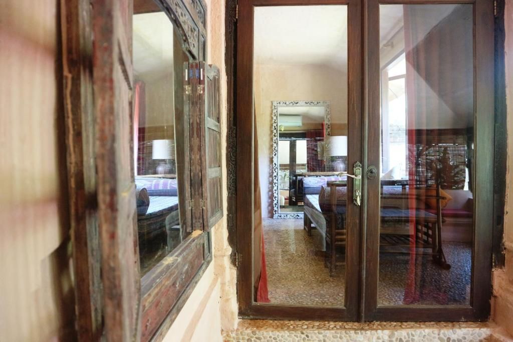 La Taverna Suites фото 11