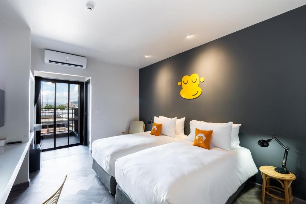 Blu Monkey Hub and Hotel Krabi Town фото 3
