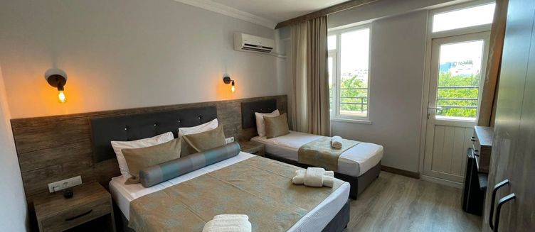 Фото отеля Seven City Hotel