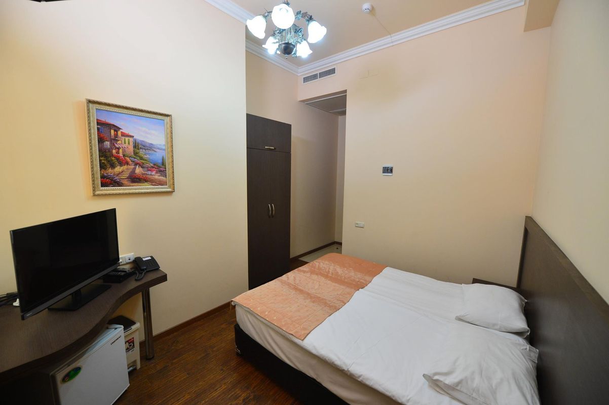 Deluxe Hotel Yerevan фото 4