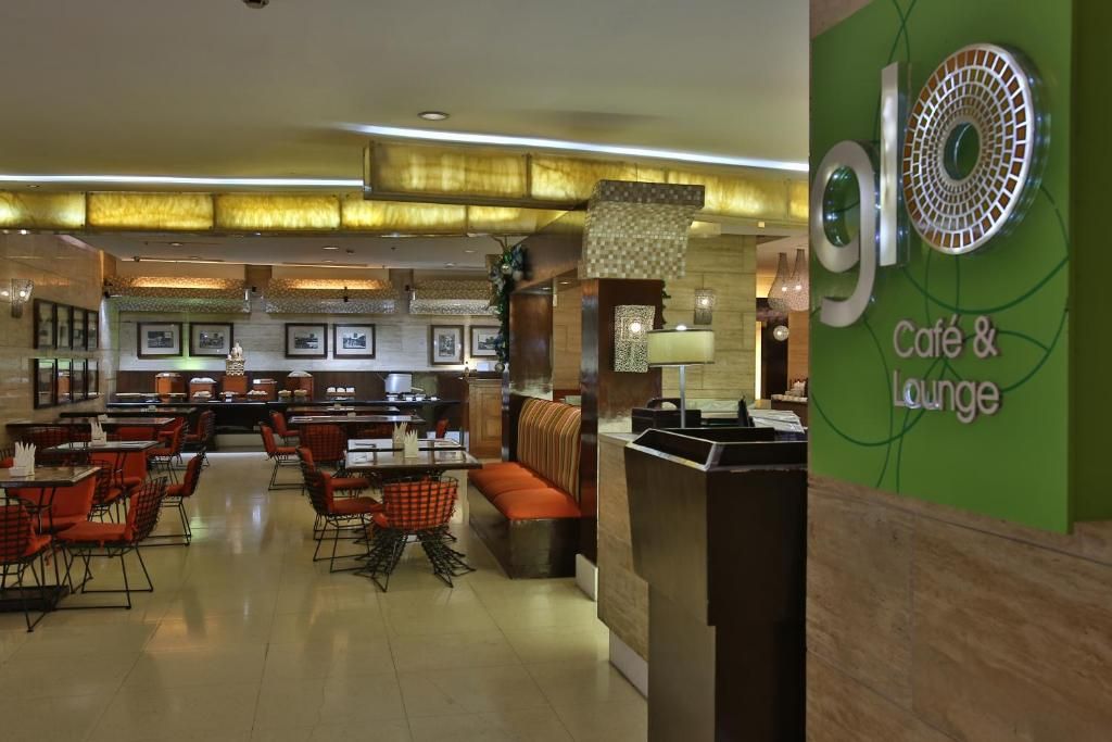 Crown Regency Hotels & Towers фото 35