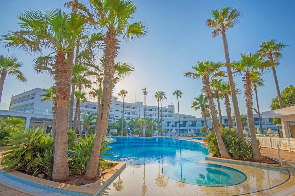 Dome Beach Hotel & Resort фото 16