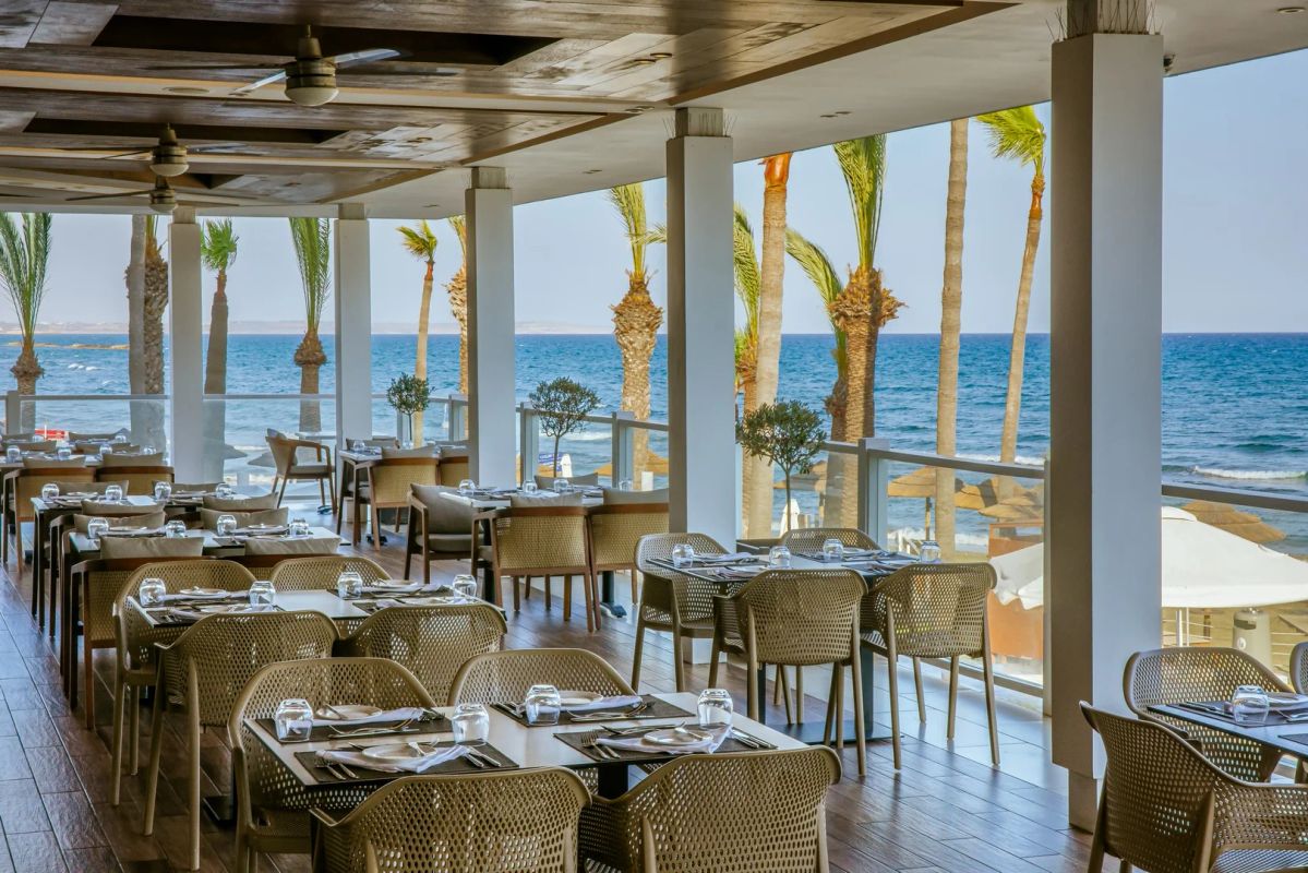Golden Bay Beach Hotel фото 14