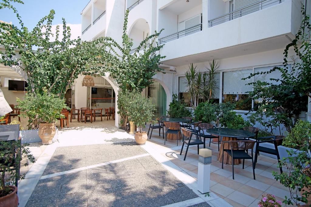 Kyparissia Beach Hotel фото 6