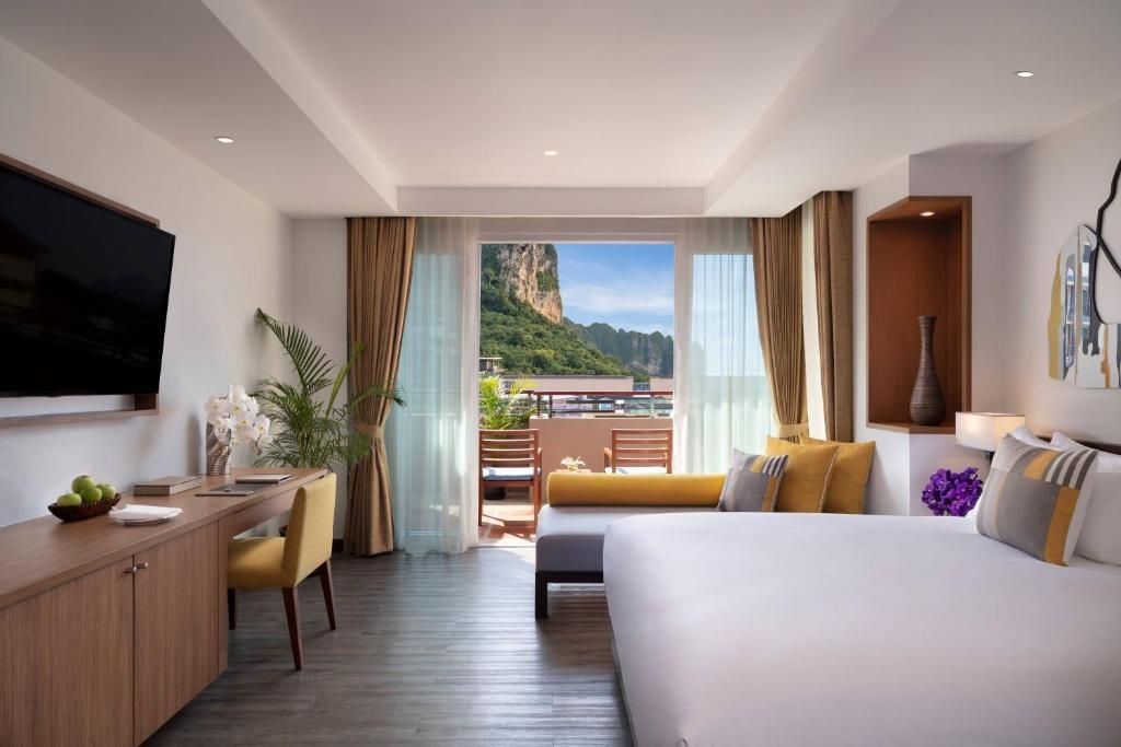 Avani Ao Nang Cliff Krabi Resort фото 2