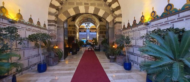 Фото отеля Cesme Kanuni Kervansaray Historical Hotel