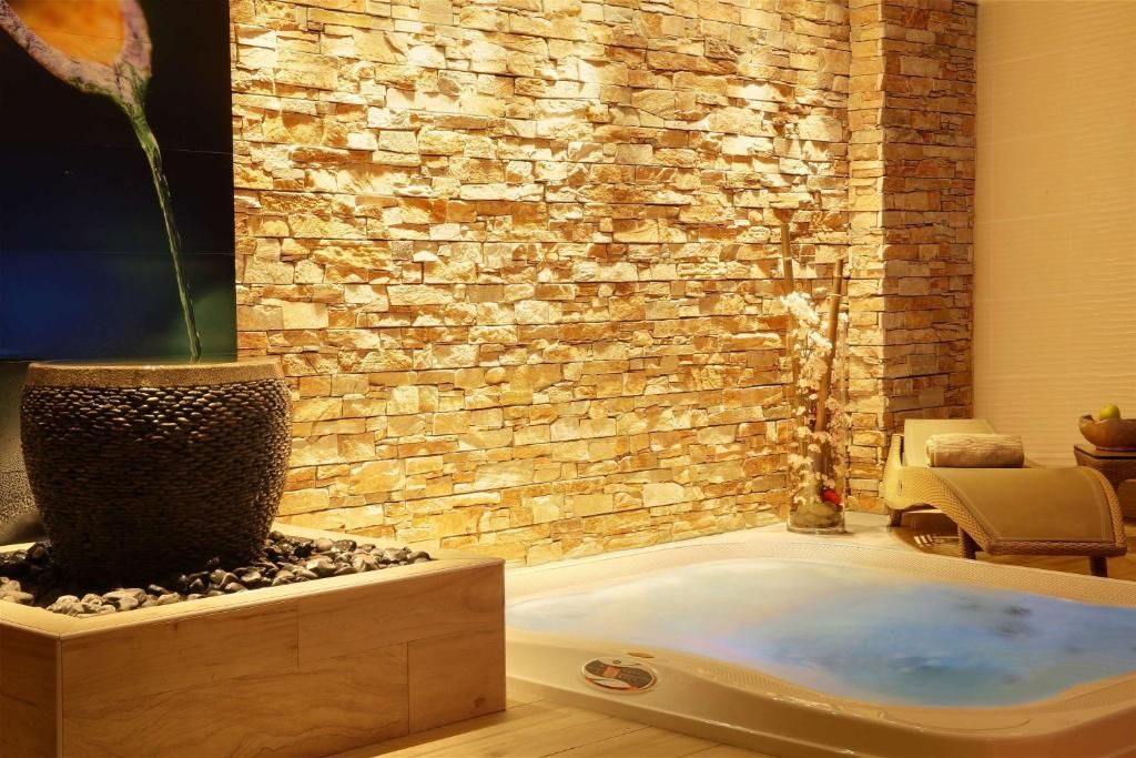 Best Western Plus Le Patio des Artistes Wellness Jacuzzi фото 28