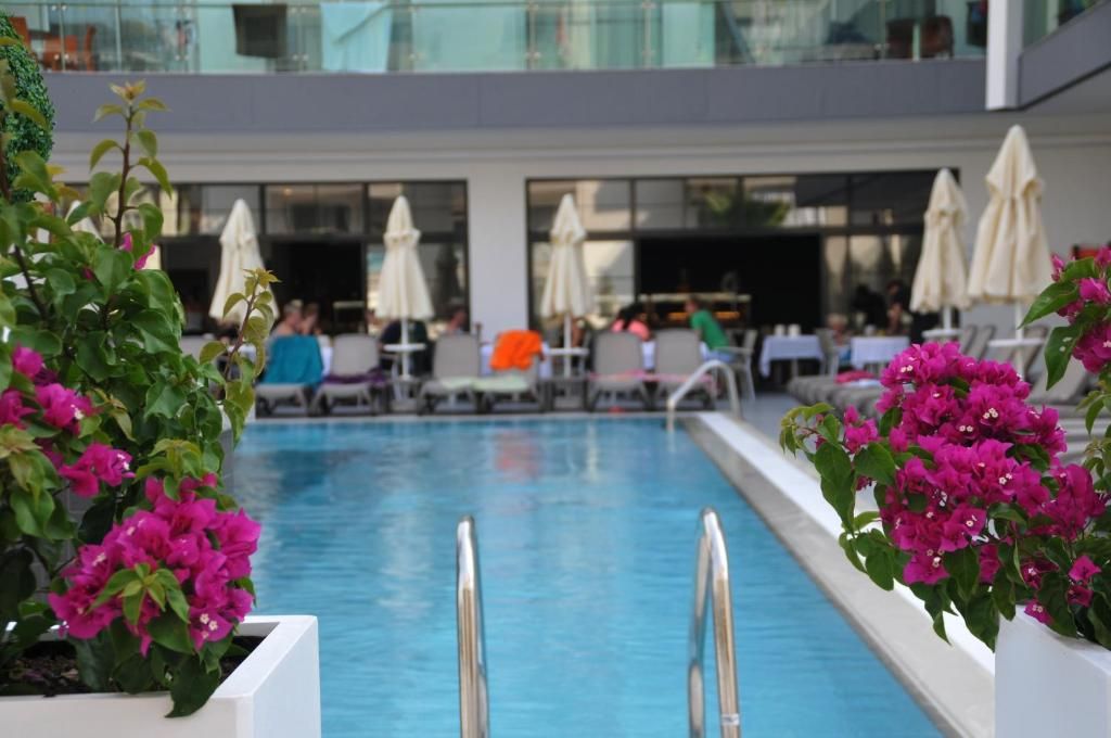 Green Garden Suites Hotel фото 6