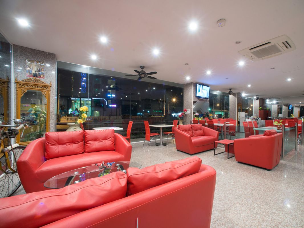 OYO 861 Patong Dynasty Hotel фото 4
