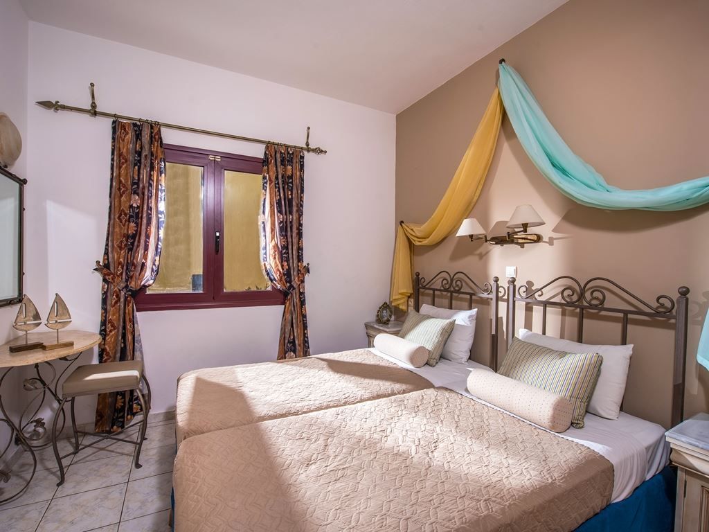 Irida Hotel Apartments фото 4