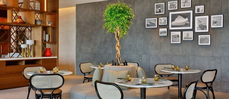 Фото отеля DoubleTree by Hilton Sharjah Waterfront Hotel & Residences