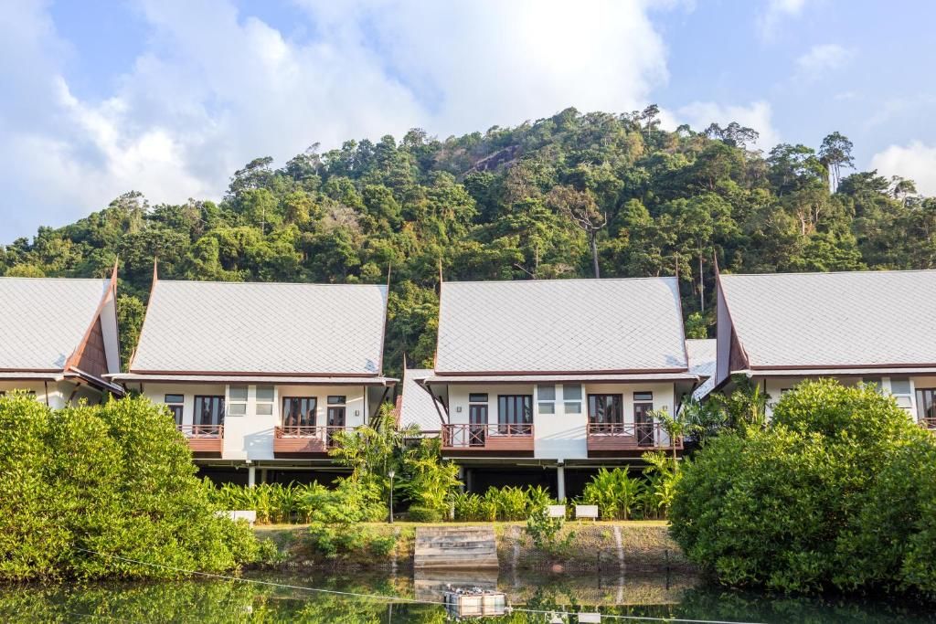Bhu Tarn Koh Chang Resort & Spa фото 43