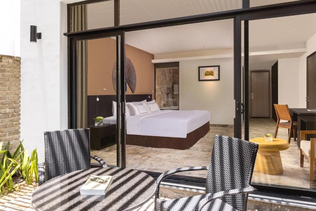 Melia Danang Beach Resort фото 66