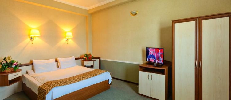 Фото отеля Diplomat Hotel