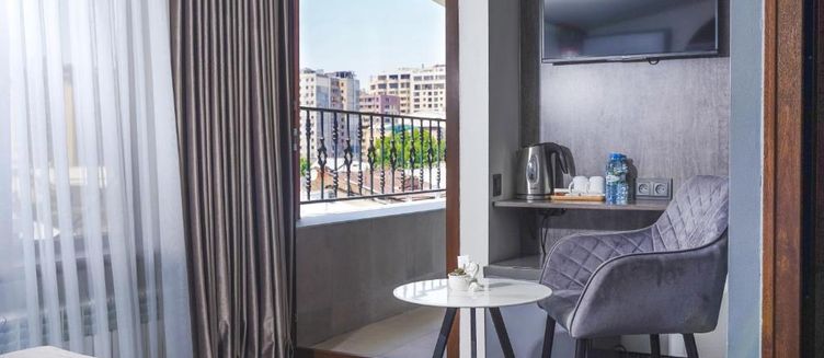 Фото отеля Median Hotel City Center Yerevan