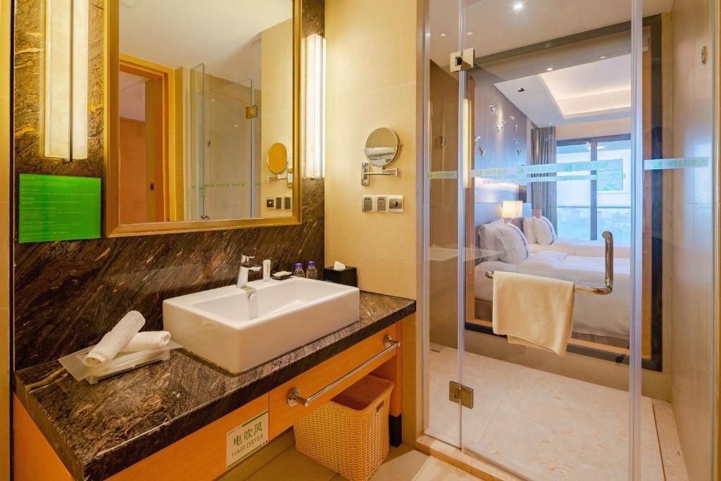 Holiday Inn Haikou West Coast by IHG фото 36