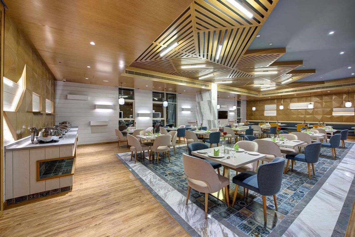 The S Hotel Al Barsha фото 7