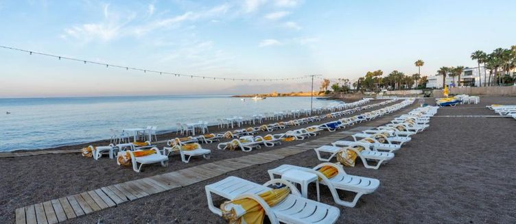 Фото отеля Lara Beach Homes