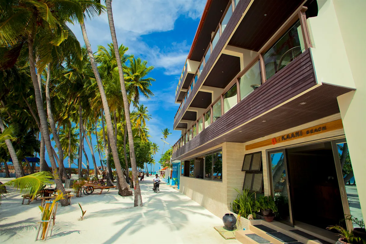 Kaani Beach Hotel фото 1