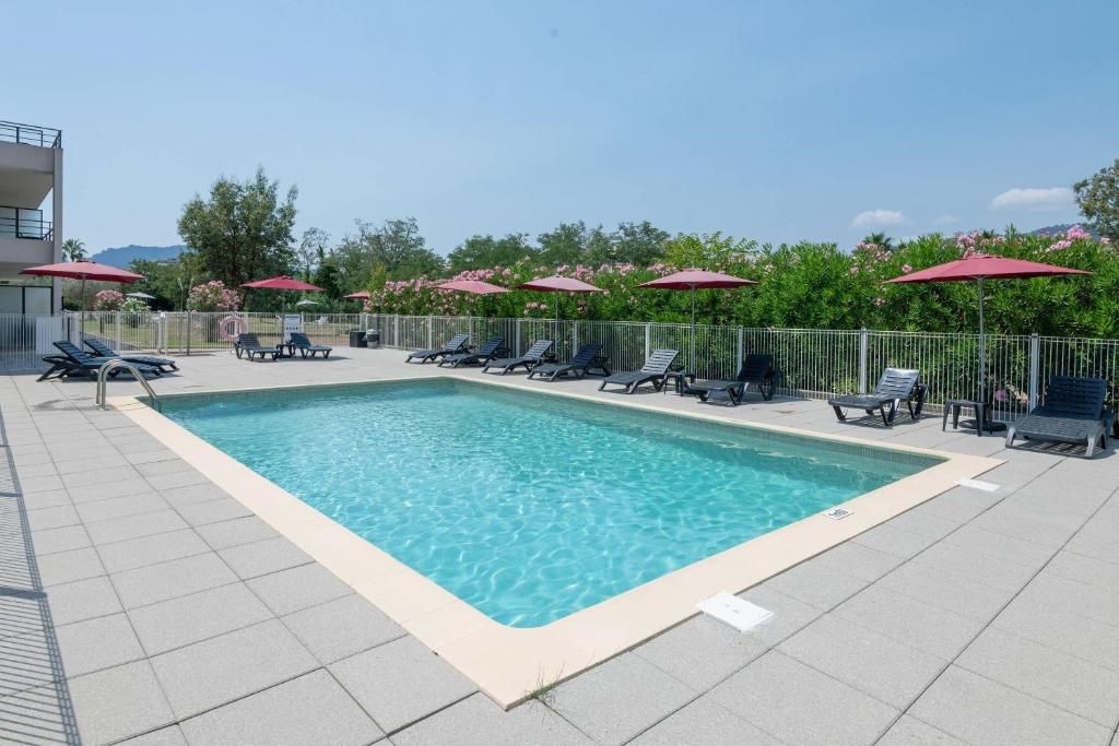 Comfort Suites Cannes Mandelieu фото 14