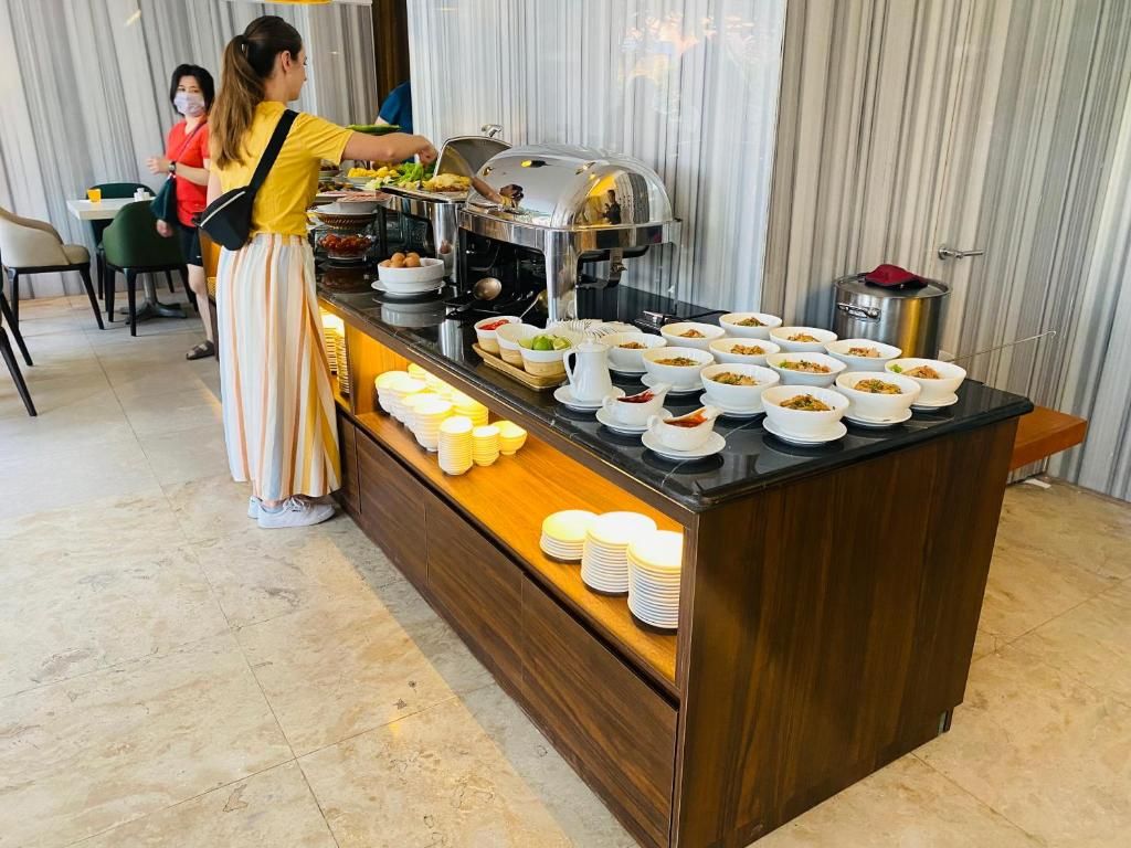 Liberty Hotel Saigon Greenview фото 36