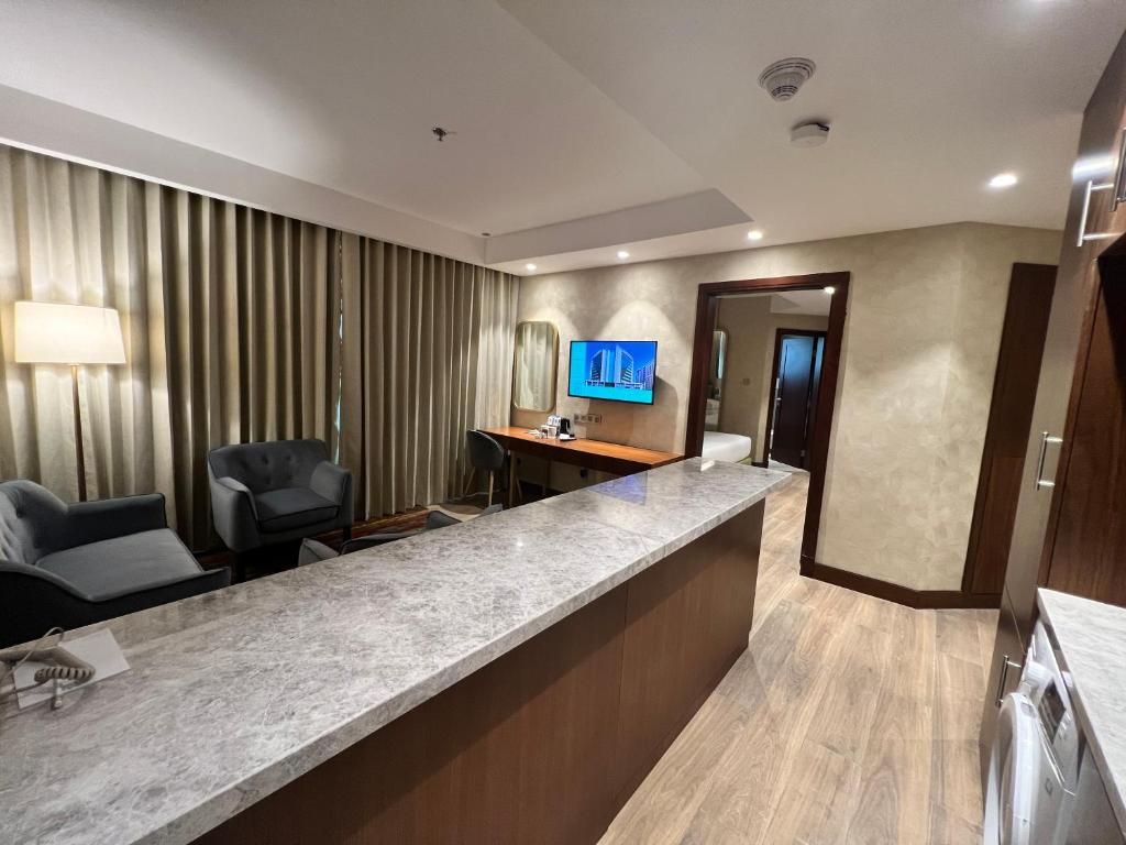 City Seasons Suites фото 22