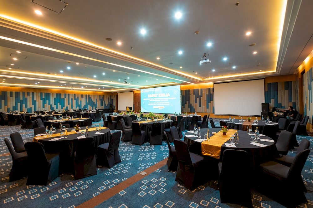 Vouk Hotel & Suites фото 78
