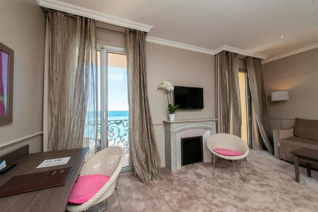 Hôtel Le Royal Promenade des Anglais фото 26