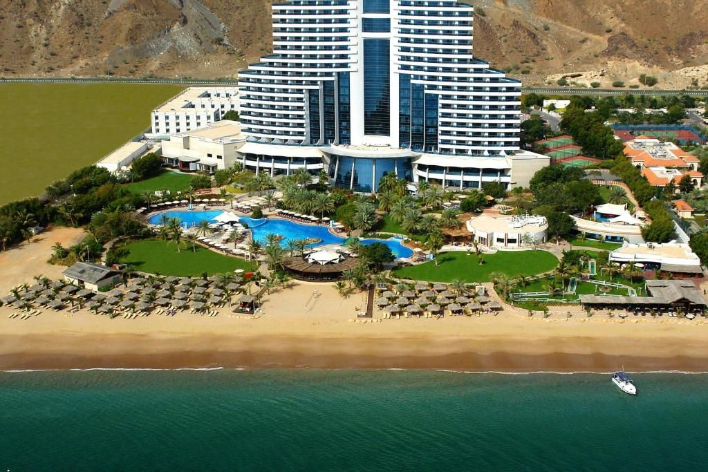Le Meridien Al Aqah Beach Resort фото 44